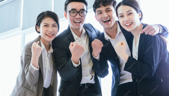 Đội ngũ môi giới vui mừng